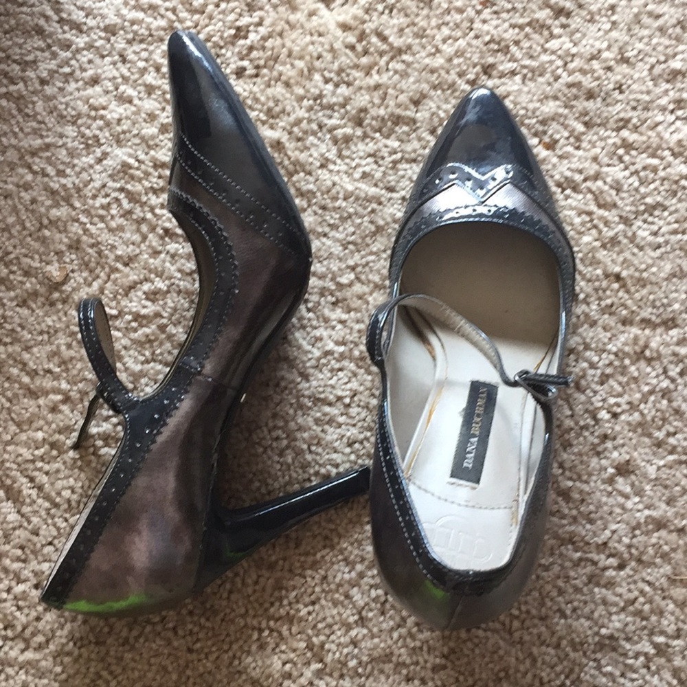 Women's shoes